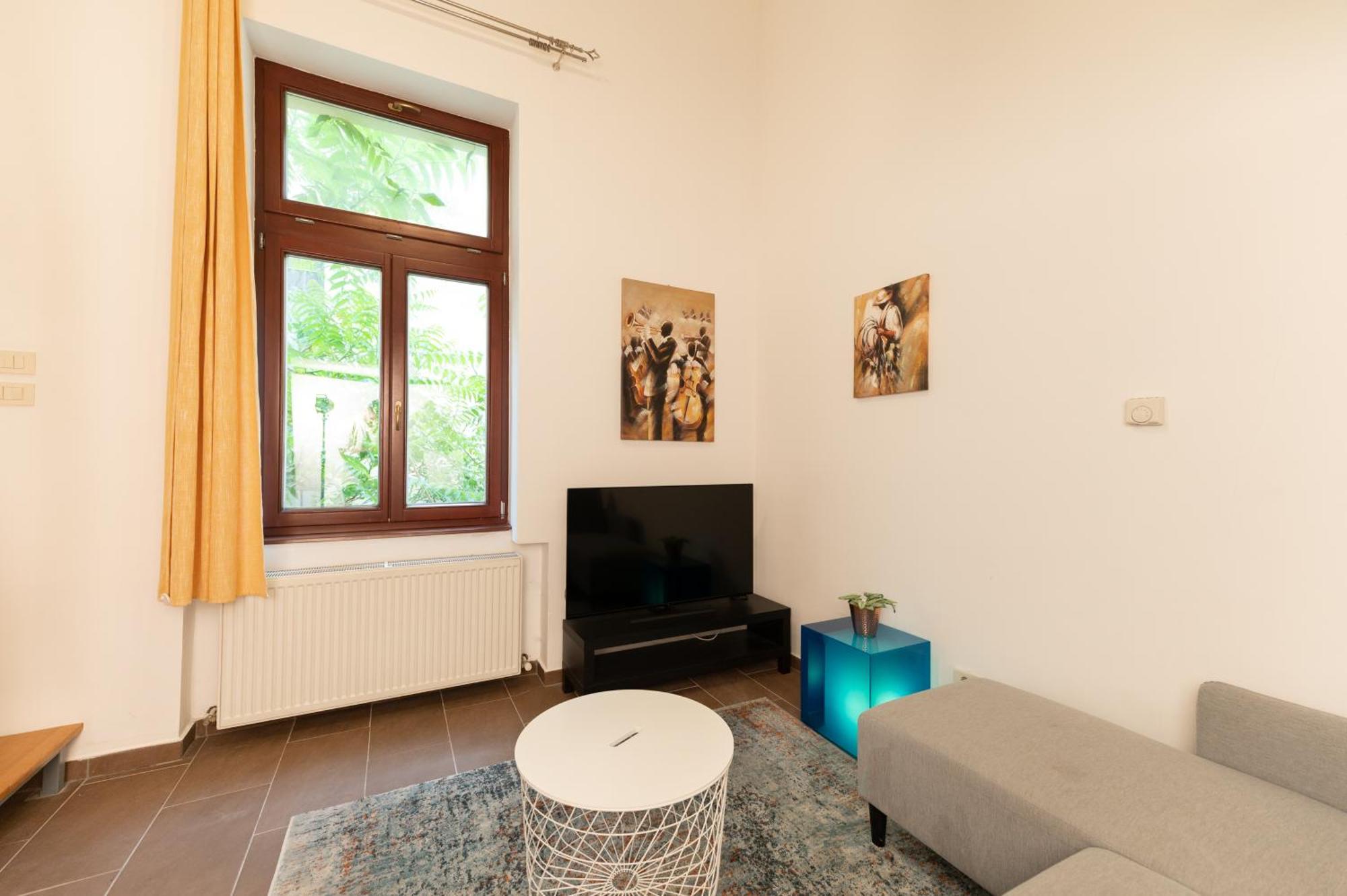 شقة Danube Dwelling Akacfa 41 بودابست المظهر الخارجي الصورة
