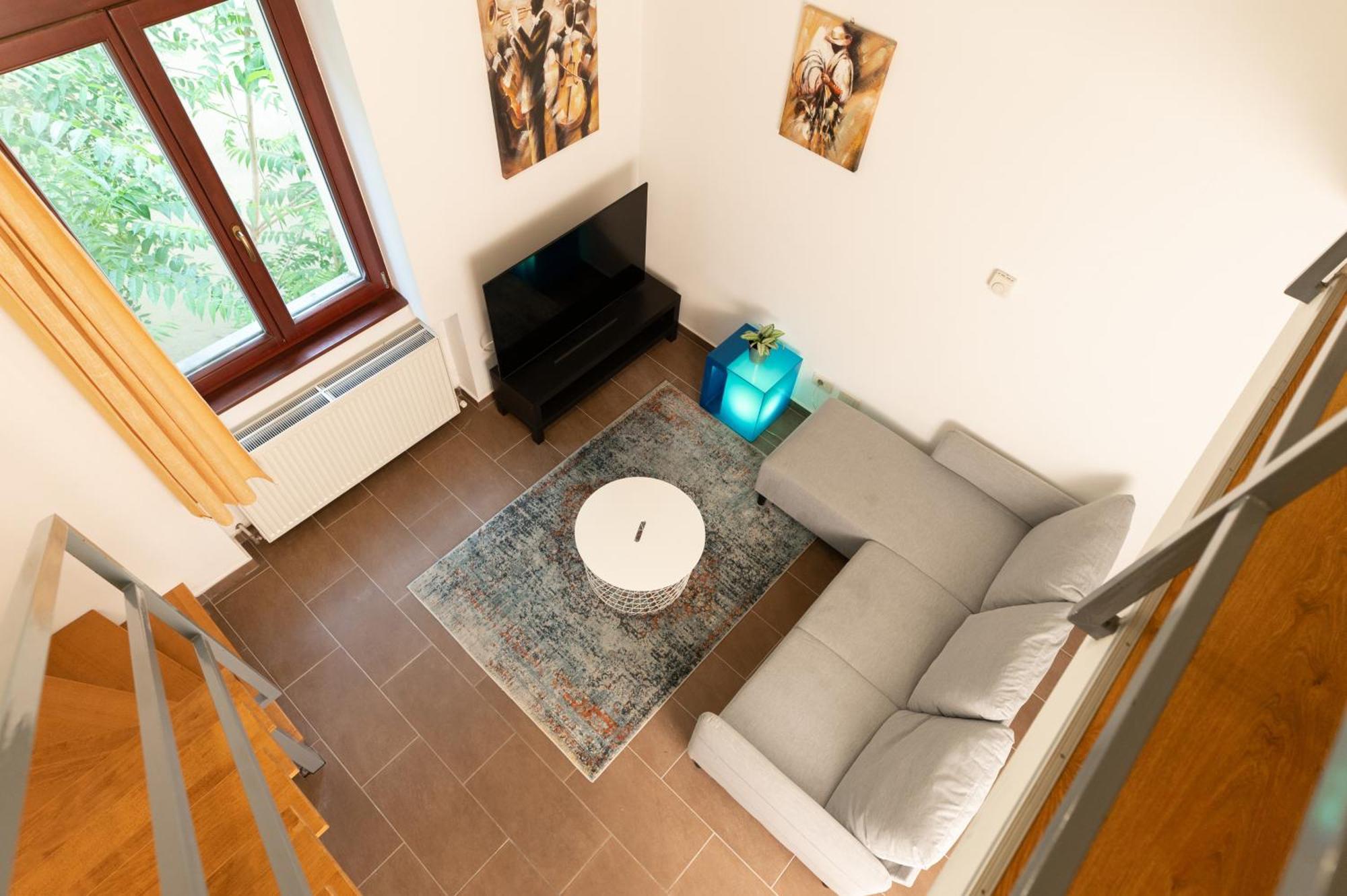 شقة Danube Dwelling Akacfa 41 بودابست المظهر الخارجي الصورة